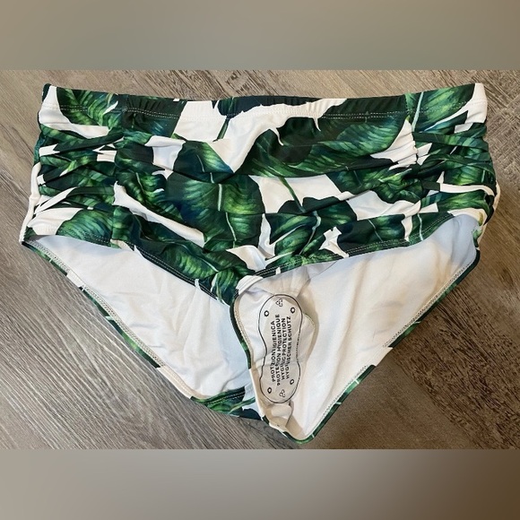 2 Piece Bikini Bathing Suit Green Leaf Print High-Waisted Ruched Woman's 18W - Picture 5 of 10